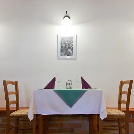 Bed & Breakfast Sakura Panzio Sopron