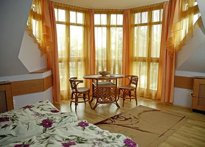 Sakura Panzio Nocleg ze śniadaniem Sopron